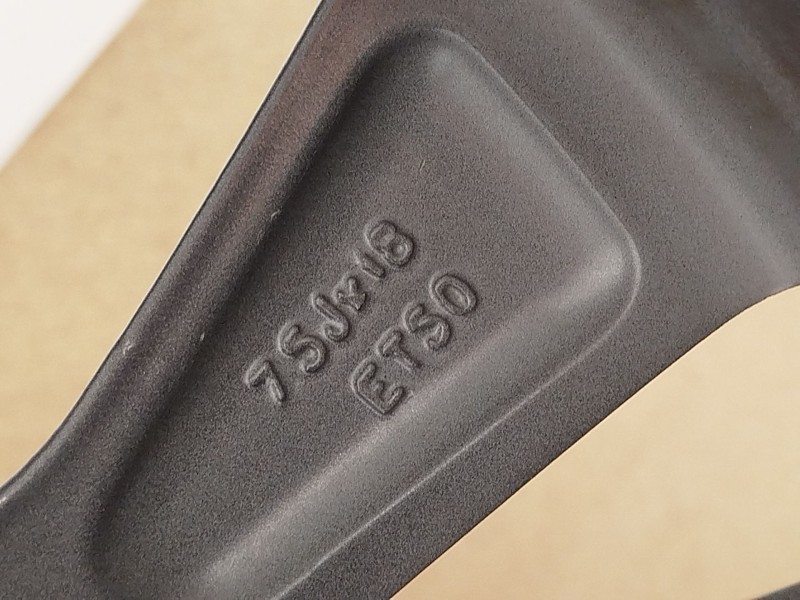 Recambio de llanta para ford kuga iii (dfk) 1.5 ecoboost referencia OEM IAM LV4CN2B 2514935 LV4C1007N2B