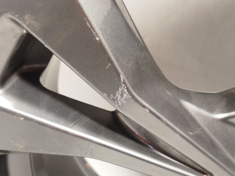 Recambio de llanta para ford kuga iii (dfk) 1.5 ecoboost referencia OEM IAM LV4CN2B 2514935 LV4C1007N2B