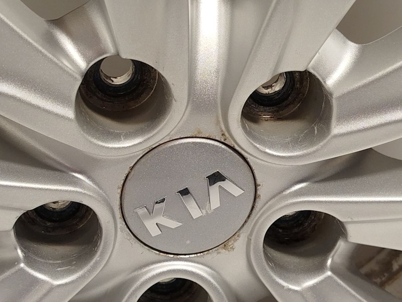 Recambio de llanta para kia carens iv 1.7 crdi referencia OEM IAM 52910A4250  