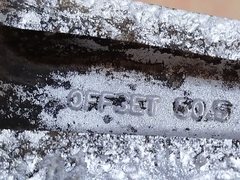 Recambio de llanta para kia carens iv 1.7 crdi referencia OEM IAM 52910A4250  