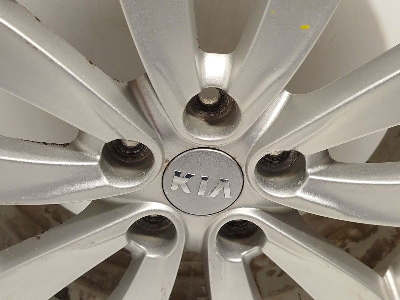 Recambio de llanta para kia carens iv 1.7 crdi referencia OEM IAM 52910A4250  