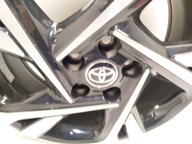 Recambio de llanta para toyota c-hr (_x1_) 1.8 hybrid (zyx10_, zyx11_) referencia OEM IAM 42611YP360  