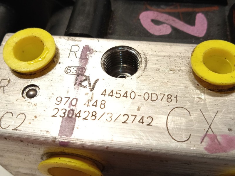 Recambio de abs para toyota yaris (_p21_, _pa1_, _ph1_) 1.5 hybrid (mxph10) referencia OEM IAM 445400D781 0265957151 970448