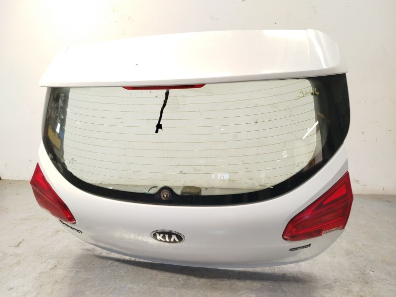Recambio de porton trasero para kia cee´d 1.4 crdi cat referencia OEM IAM 73700A2000  