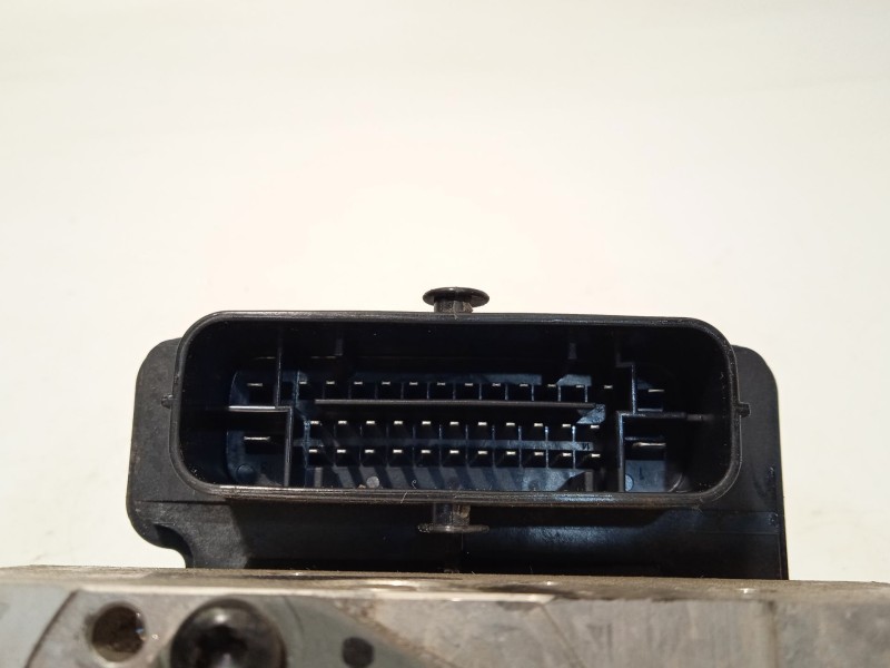 Recambio de abs para kia cee´d 1.4 crdi cat referencia OEM IAM 58920A2210 6158945200 A258920500