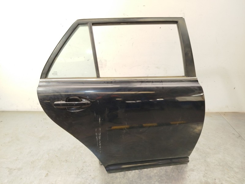 Recambio de puerta trasera derecha para toyota avensis wagon (t25) 2.2 d-4d cat referencia OEM IAM   