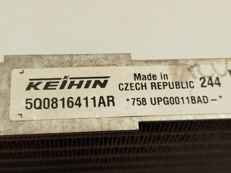 Recambio de condensador / radiador aire acondicionado para volkswagen touran (5t1) 1.6 tdi referencia OEM IAM 5Q0816411AR  