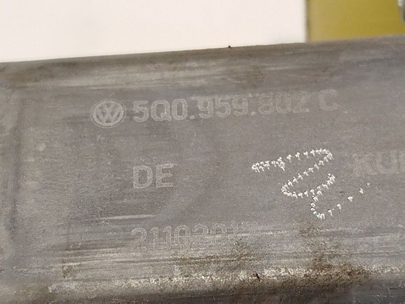 Recambio de elevalunas delantero izquierdo para volkswagen touran (5t1) 1.6 tdi referencia OEM IAM 5TA837461A 5Q0959802C 