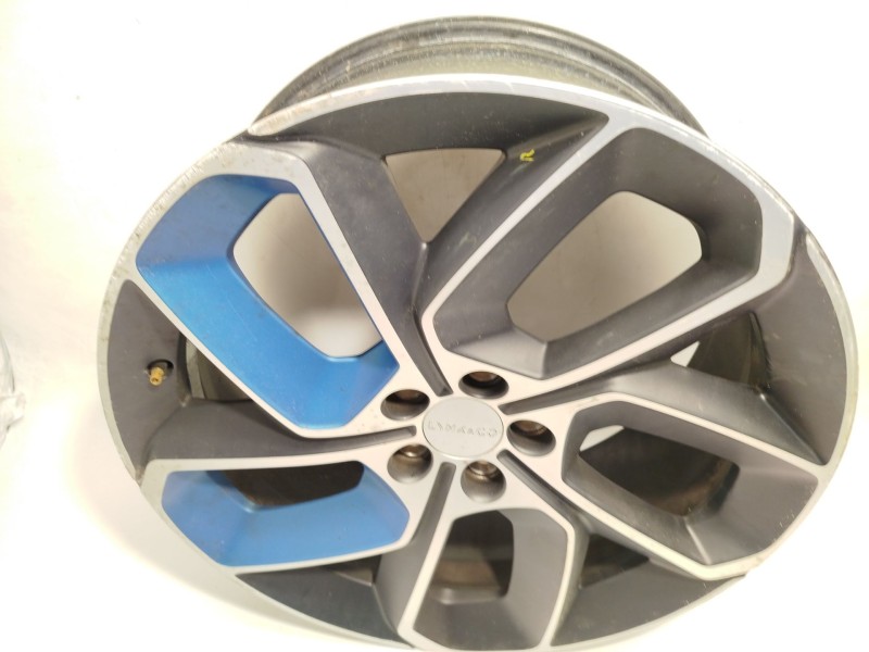 Recambio de llanta para lynk & co 01 phev referencia OEM IAM 8890173164 8889684976 8889658786