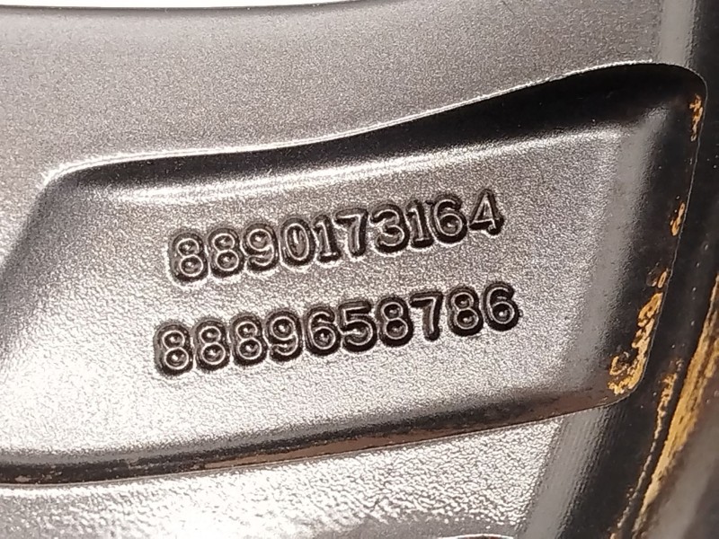 Recambio de llanta para lynk & co 01 phev referencia OEM IAM 8890173164 8889684976 8889658786