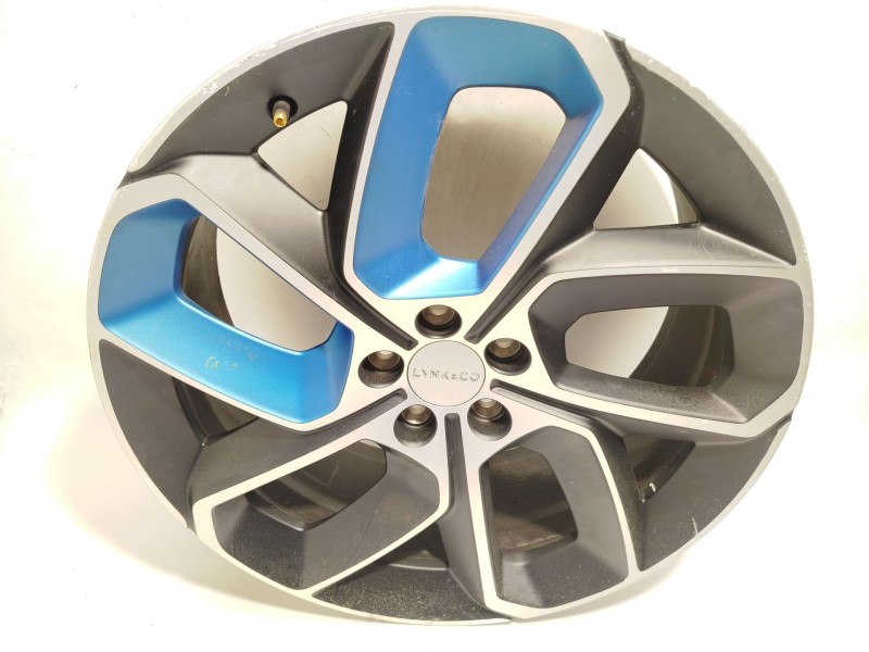 Recambio de llanta para lynk & co 01 phev referencia OEM IAM 8890173164 8889684976 8889658786