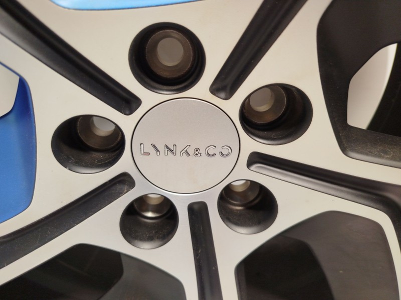 Recambio de llanta para lynk & co 01 phev referencia OEM IAM 8890173164 8889684976 8889658786