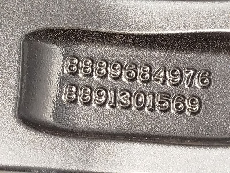 Recambio de llanta para lynk & co 01 phev referencia OEM IAM 8890173164 8889684976 8889658786