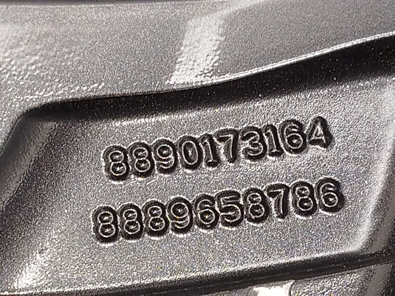 Recambio de llanta para lynk & co 01 phev referencia OEM IAM 8890173164 8889684976 8889658786