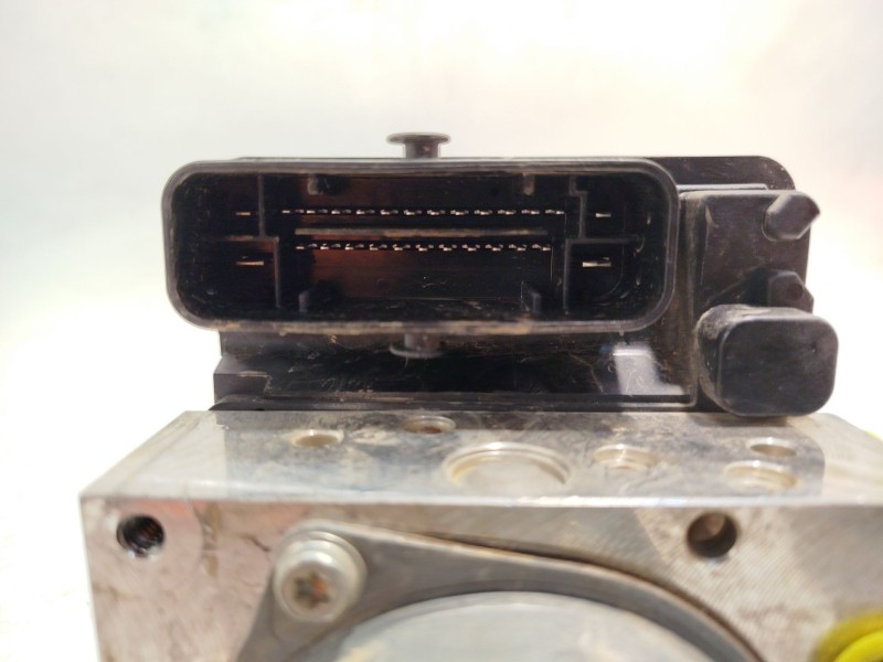 Recambio de abs para nissan leaf (ze1) electric referencia OEM IAM 476605SH0A  