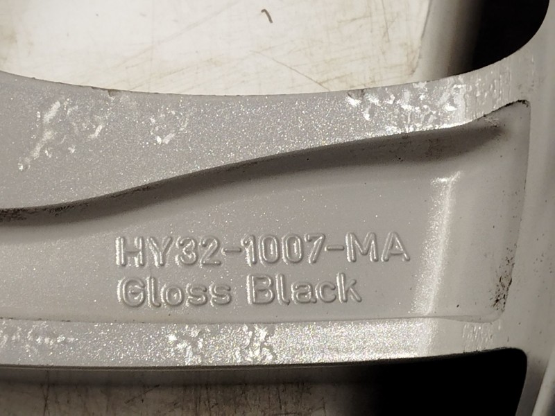 Recambio de llanta para land rover discovery v (l462) 2.0 sd4 4x4 referencia OEM IAM HY321007EA LR081586 