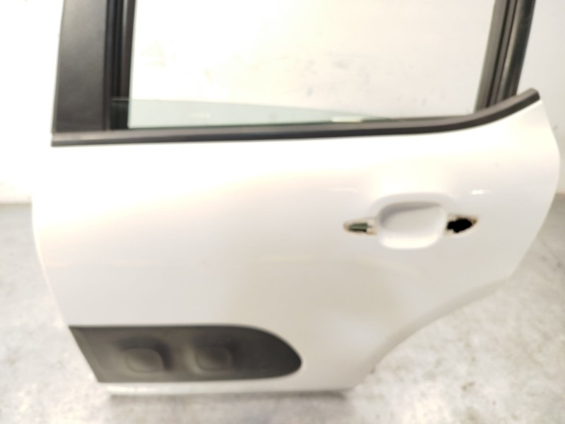 Recambio de puerta trasera izquierda para citroën c3 iii (sx) 1.2 vti 82 referencia OEM IAM 9812716780  