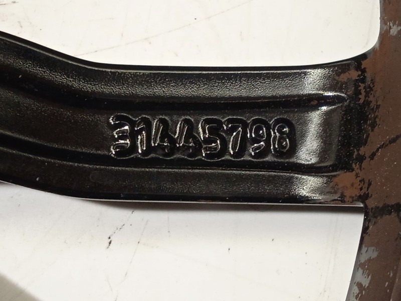 Recambio de llanta para volvo v40 hatchback (525) d2 referencia OEM IAM 31445798  