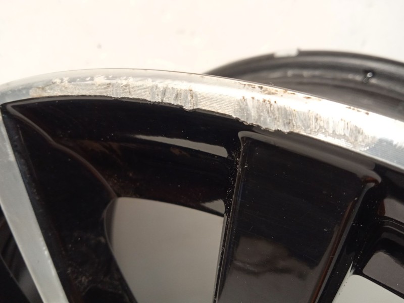 Recambio de llanta para volvo v40 hatchback (525) d2 referencia OEM IAM 31445798  