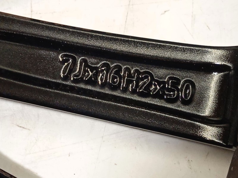 Recambio de llanta para volvo v40 hatchback (525) d2 referencia OEM IAM 31445798  