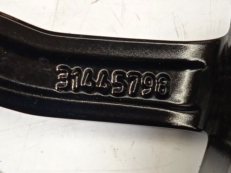 Recambio de llanta para volvo v40 hatchback (525) d2 referencia OEM IAM 31445798  