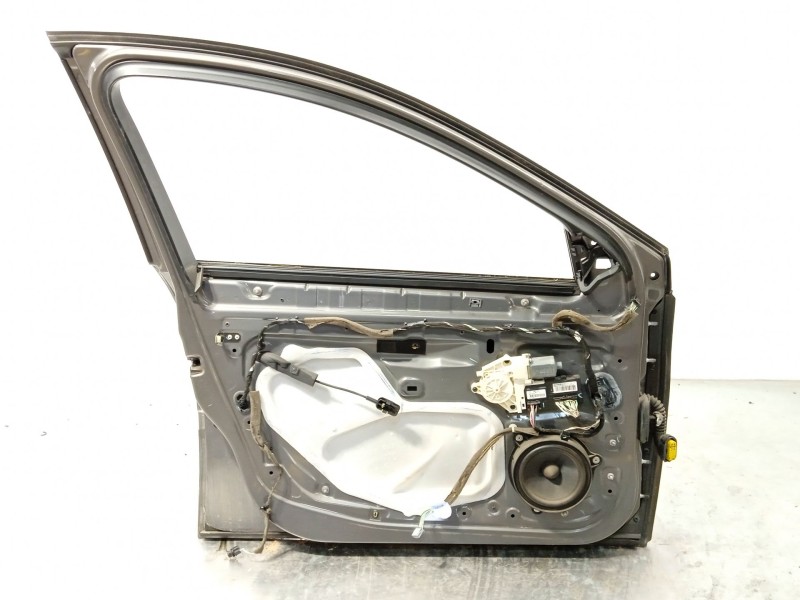 Recambio de puerta delantera izquierda para renault laguna grandtour iii 2.0 dci diesel cat referencia OEM IAM 801010025R  
