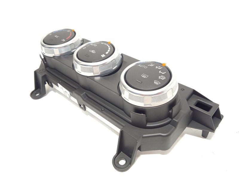 Recambio de mando climatizador para mazda cx-3 (dk) 2.0 skyactiv-g referencia OEM IAM DH0P61190C  