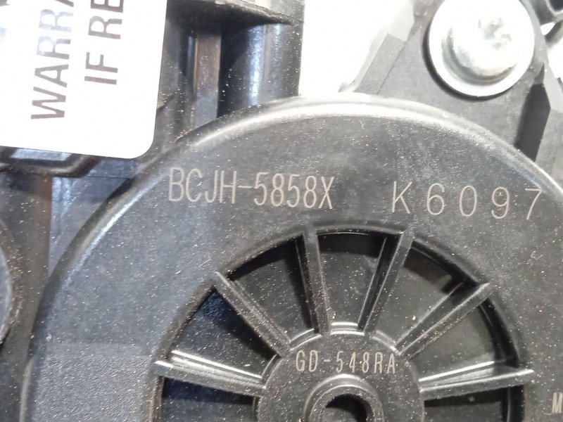 Recambio de elevalunas delantero derecho para mazda cx-30 (dm) skyactiv-x m hybrid referencia OEM IAM BCJH5858X  