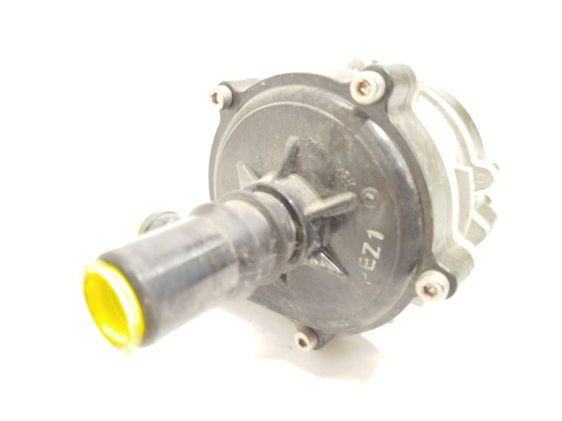 Recambio de bomba agua para kia niro referencia OEM IAM 2510003HZ6  