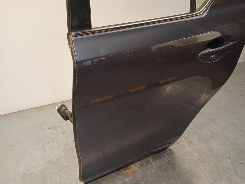 Recambio de puerta trasera izquierda para lexus ct 200h referencia OEM IAM 6700476010  