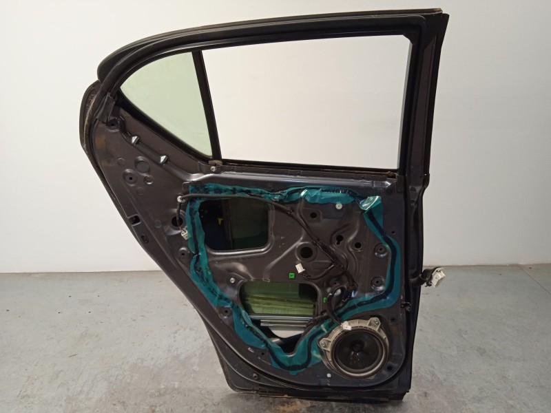 Recambio de puerta trasera izquierda para lexus ct 200h referencia OEM IAM 6700476010  