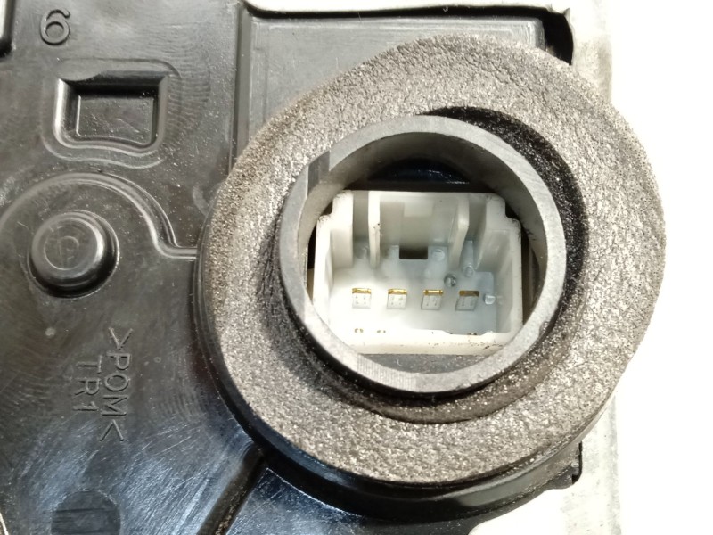 Recambio de cerradura puerta delantera derecha para toyota lexus gs (gs/us/ws19) 300 referencia OEM IAM 6903030A00  