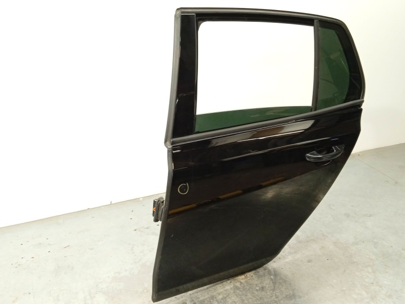 Recambio de puerta trasera izquierda para volkswagen golf vi (5k1) 2.0 tdi referencia OEM IAM 5K6833055K  