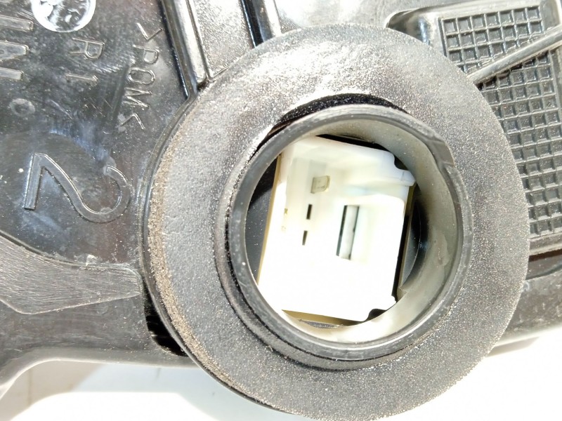 Recambio de cerradura puerta delantera derecha para lexus ct 200h referencia OEM IAM 6903060240  