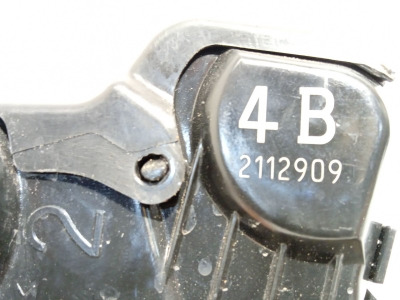 Recambio de cerradura puerta delantera derecha para lexus ct 200h referencia OEM IAM 6903060240  