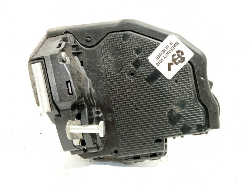 Recambio de cerradura puerta trasera derecha para lexus ct 200h referencia OEM IAM 6905033131  