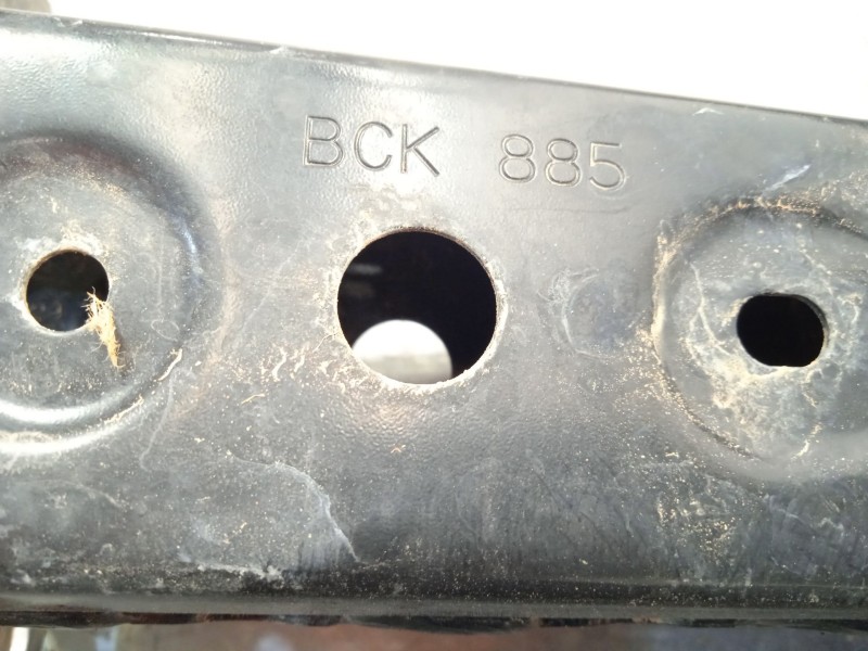 Recambio de refuerzo paragolpes delantero para mazda cx-30 (dm) skyactiv-x m hybrid referencia OEM IAM D10J501C0A  