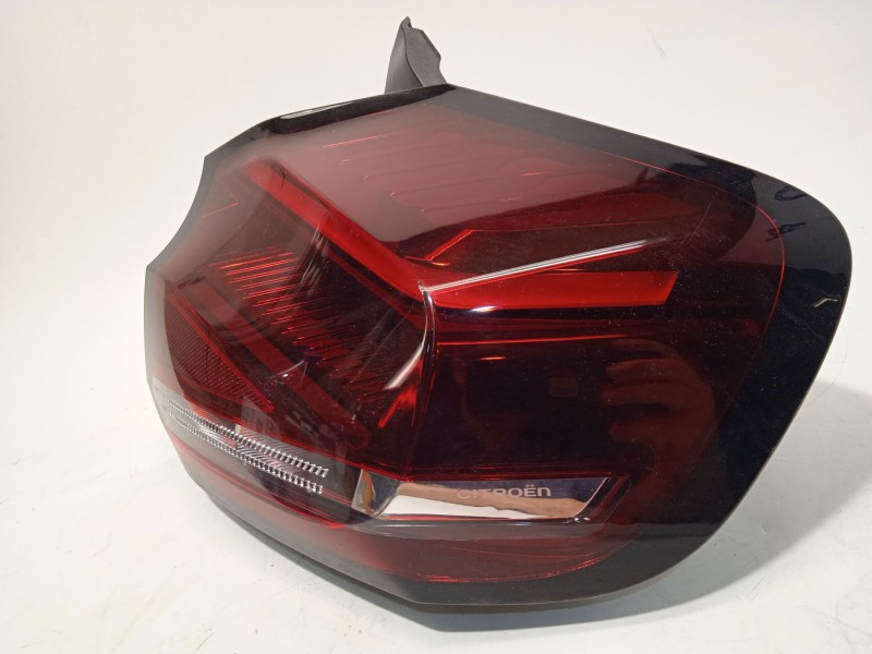 Recambio de piloto trasero derecho para citroën c4 iii 1.2 puretech referencia OEM IAM 9831100080  