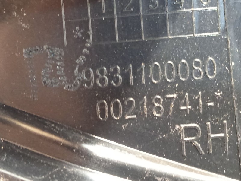 Recambio de piloto trasero derecho para citroën c4 iii 1.2 puretech referencia OEM IAM 9831100080  