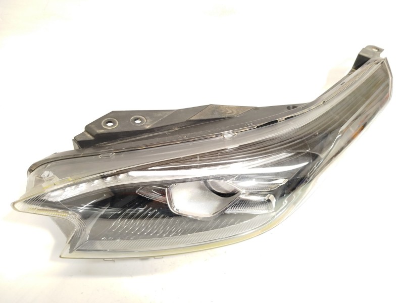 Recambio de faro izquierdo para kia xceed 1.4 tgdi cat referencia OEM IAM 92101J7300  