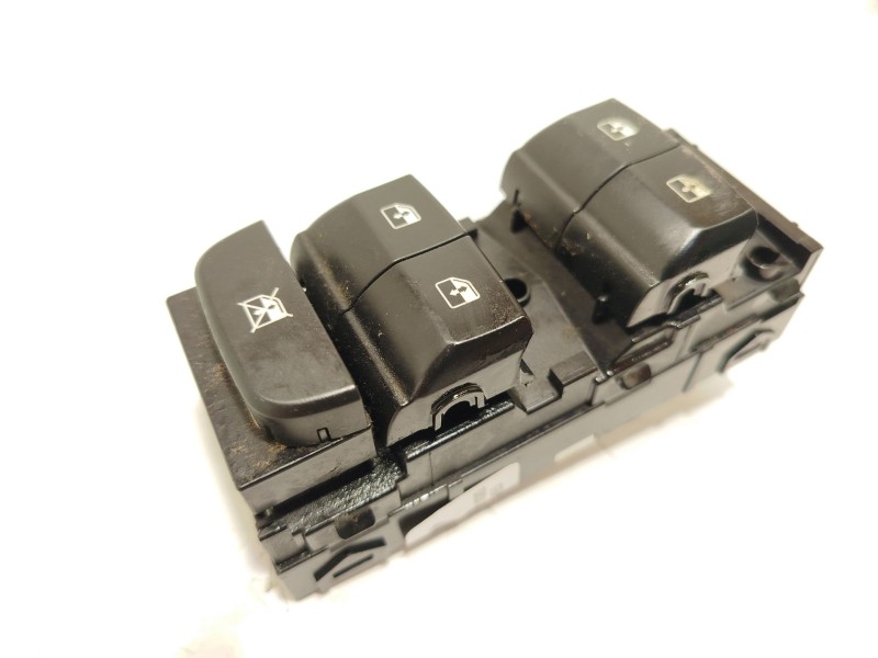 Recambio de mando elevalunas delantero izquierdo para kia xceed 1.4 tgdi cat referencia OEM IAM 93570J7000  