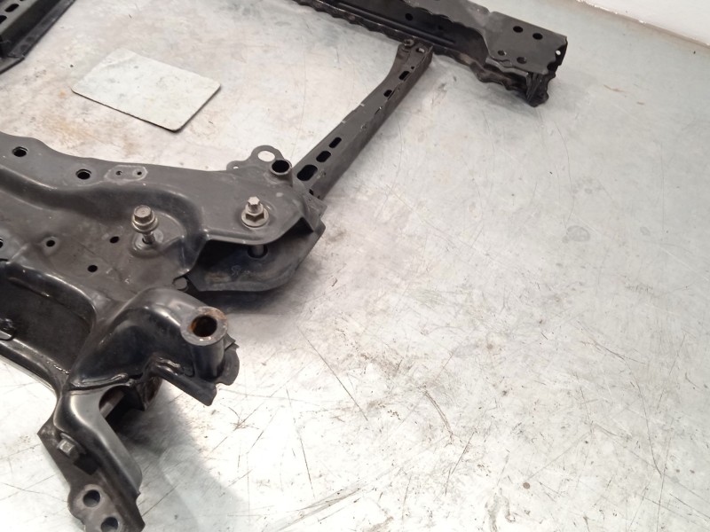 Recambio de puente delantero para lexus ct 200h referencia OEM IAM 5120178010 5710447020 5110712010