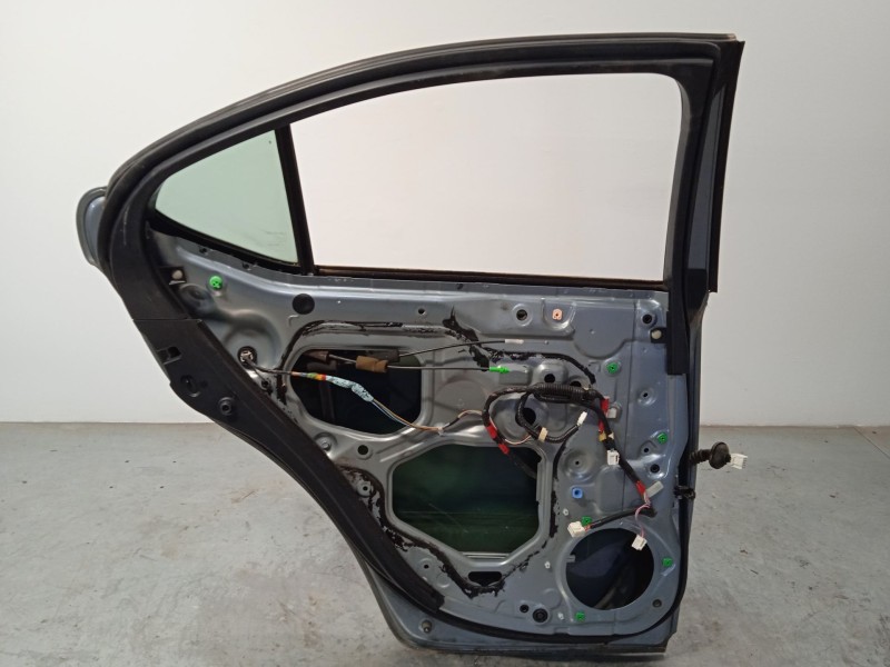 Recambio de puerta trasera izquierda para lexus is200 (ds2/is2) 220d referencia OEM IAM 6700453040  