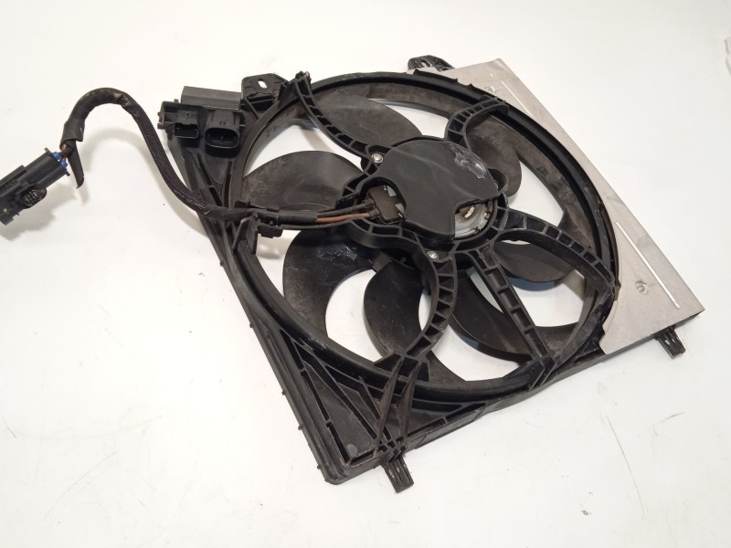 Recambio de electroventilador para citroën c4 iii 1.2 puretech referencia OEM IAM 9827752980  