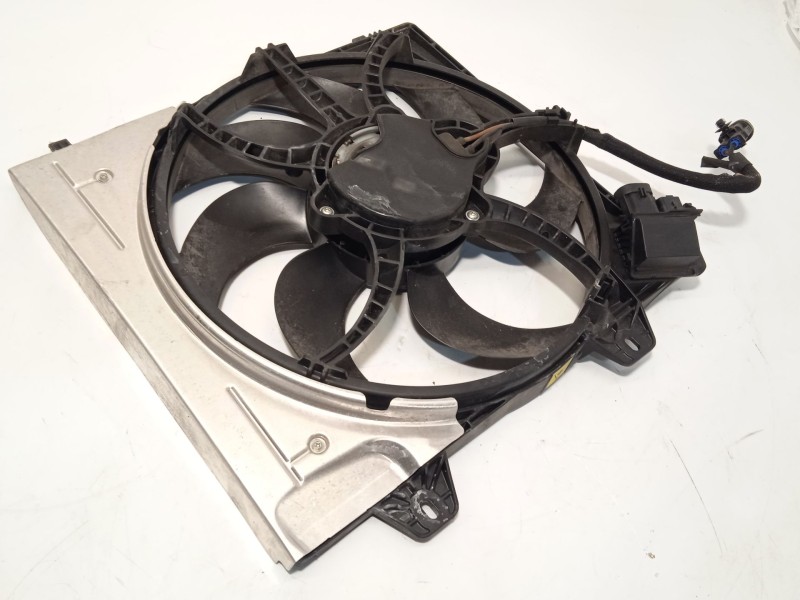 Recambio de electroventilador para citroën c4 iii 1.2 puretech referencia OEM IAM 9827752980  