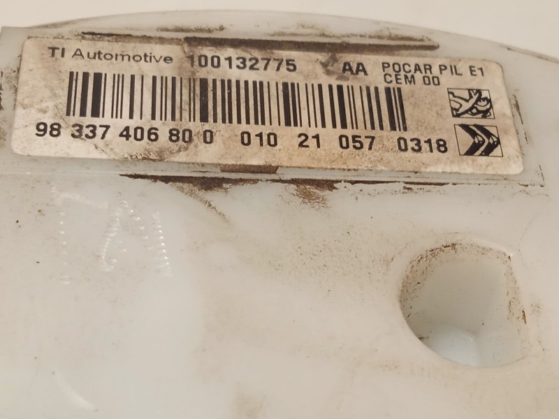 Recambio de bomba combustible para citroën c4 iii 1.2 puretech referencia OEM IAM 9833740680  