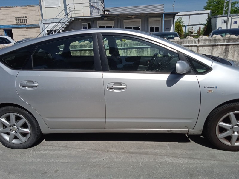 toyota prius liftback (_w2_) del año 2006