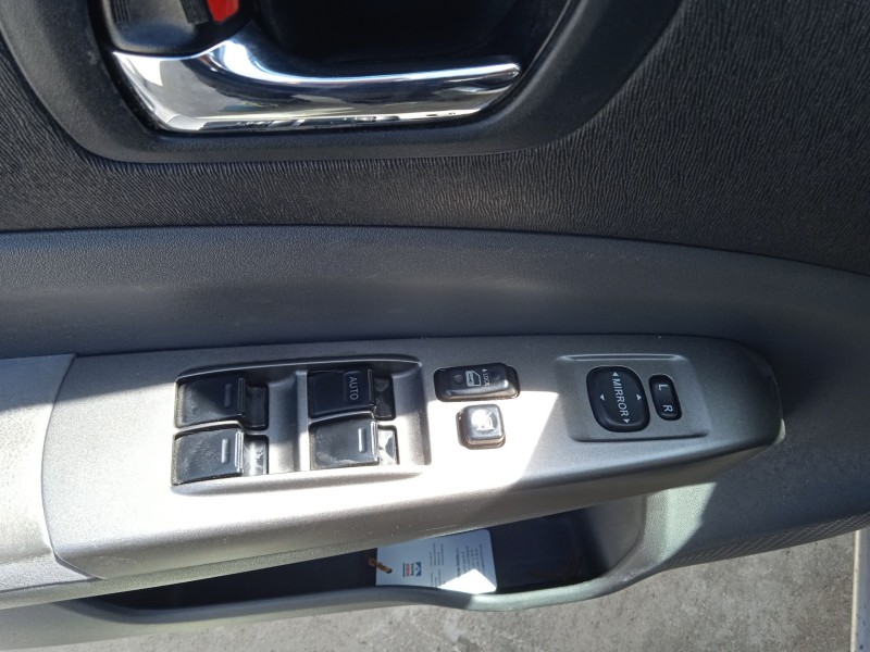 toyota prius liftback (_w2_) del año 2006