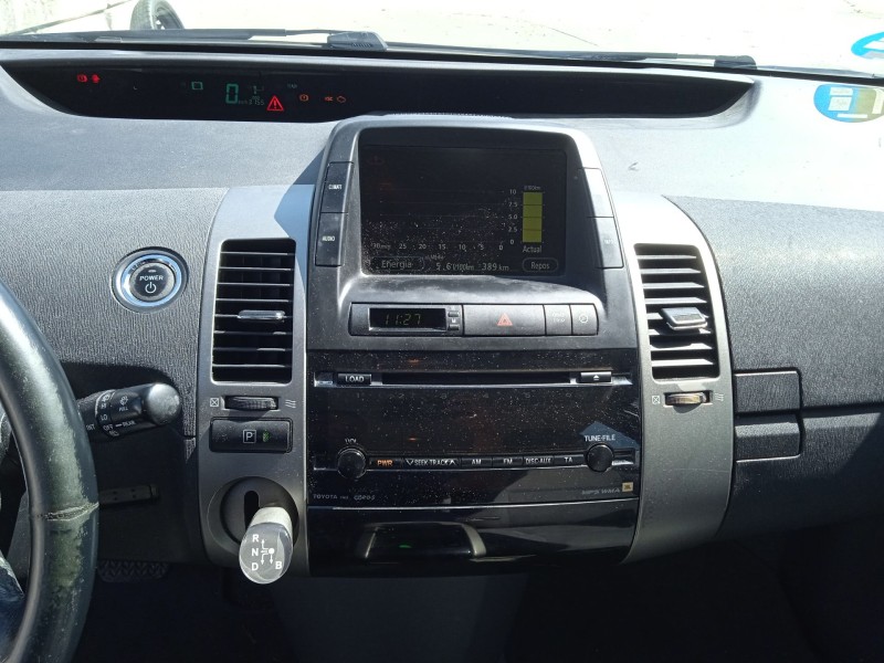 toyota prius liftback (_w2_) del año 2006