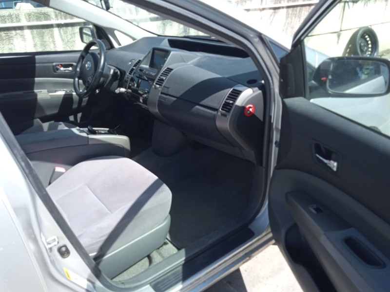 toyota prius liftback (_w2_) del año 2006